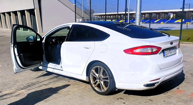 Ford Mondeo cena 63900 przebieg: 170000, rok produkcji 2017 z Bytów małe 92